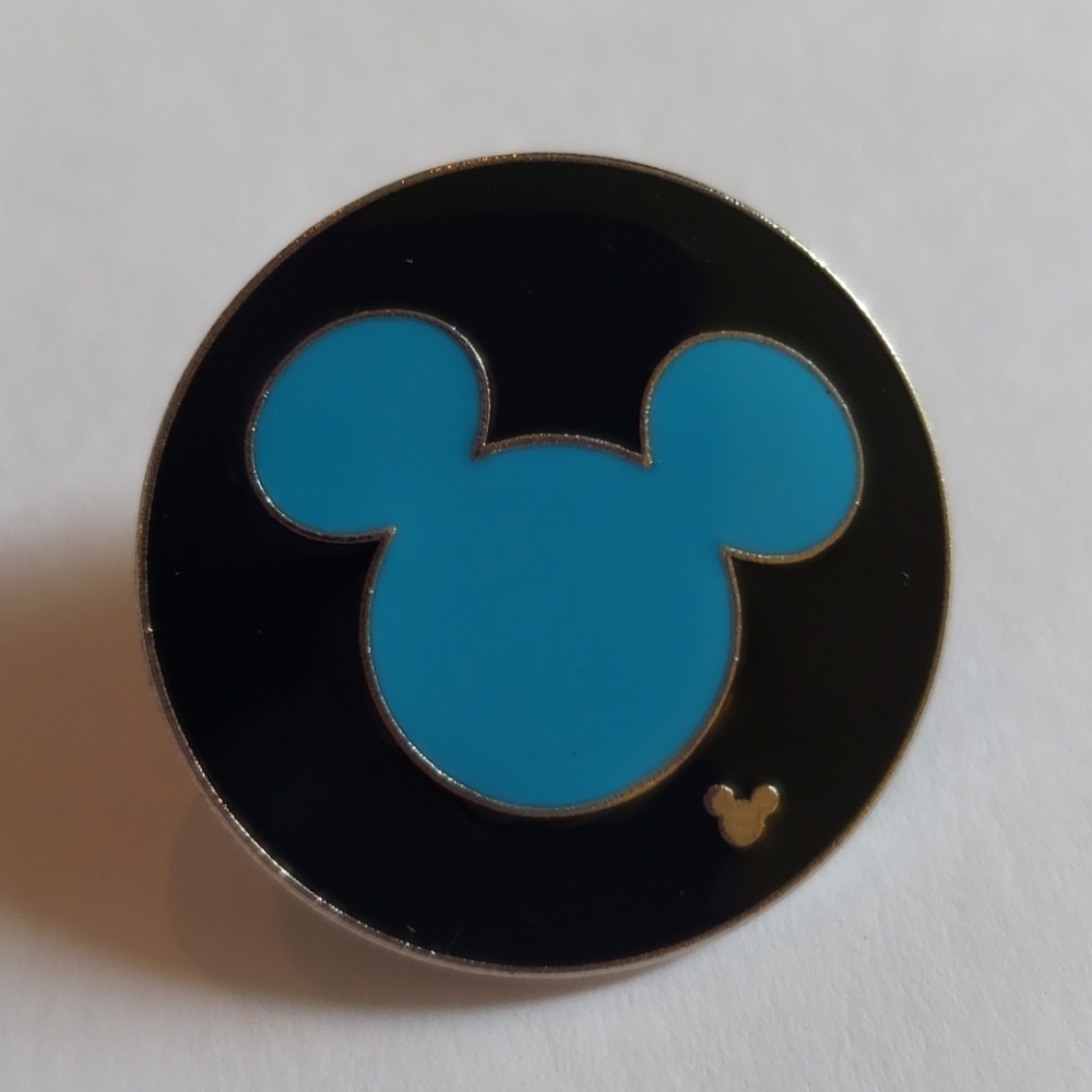 Disney trading pins